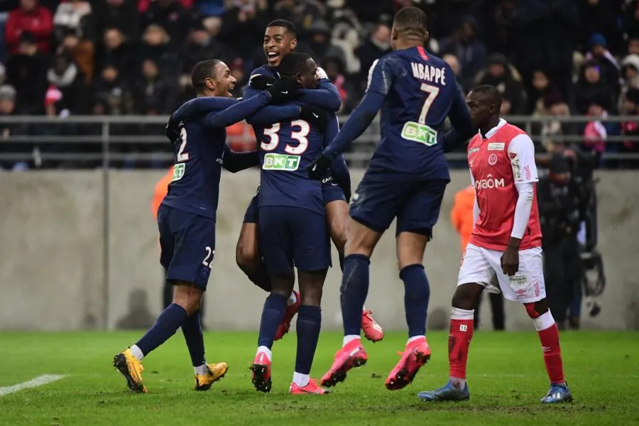 Paris rejoint Lyon sans forcer