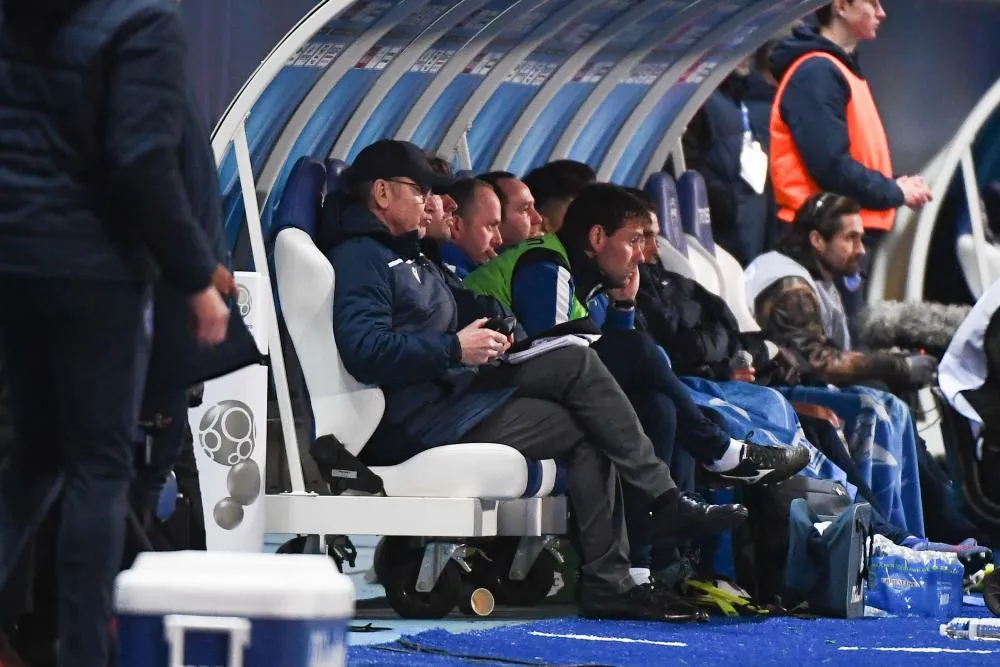 Le staff d’Auxerre s’en prend aux arbitres après le derby