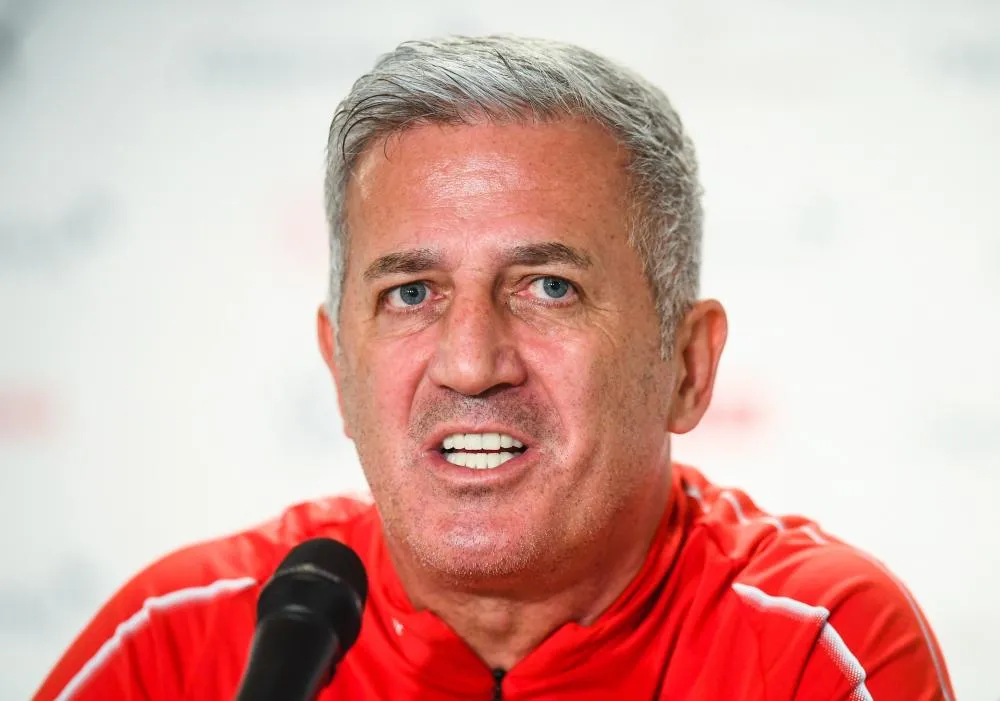 Vladimir Petković prolonge avec la Suisse