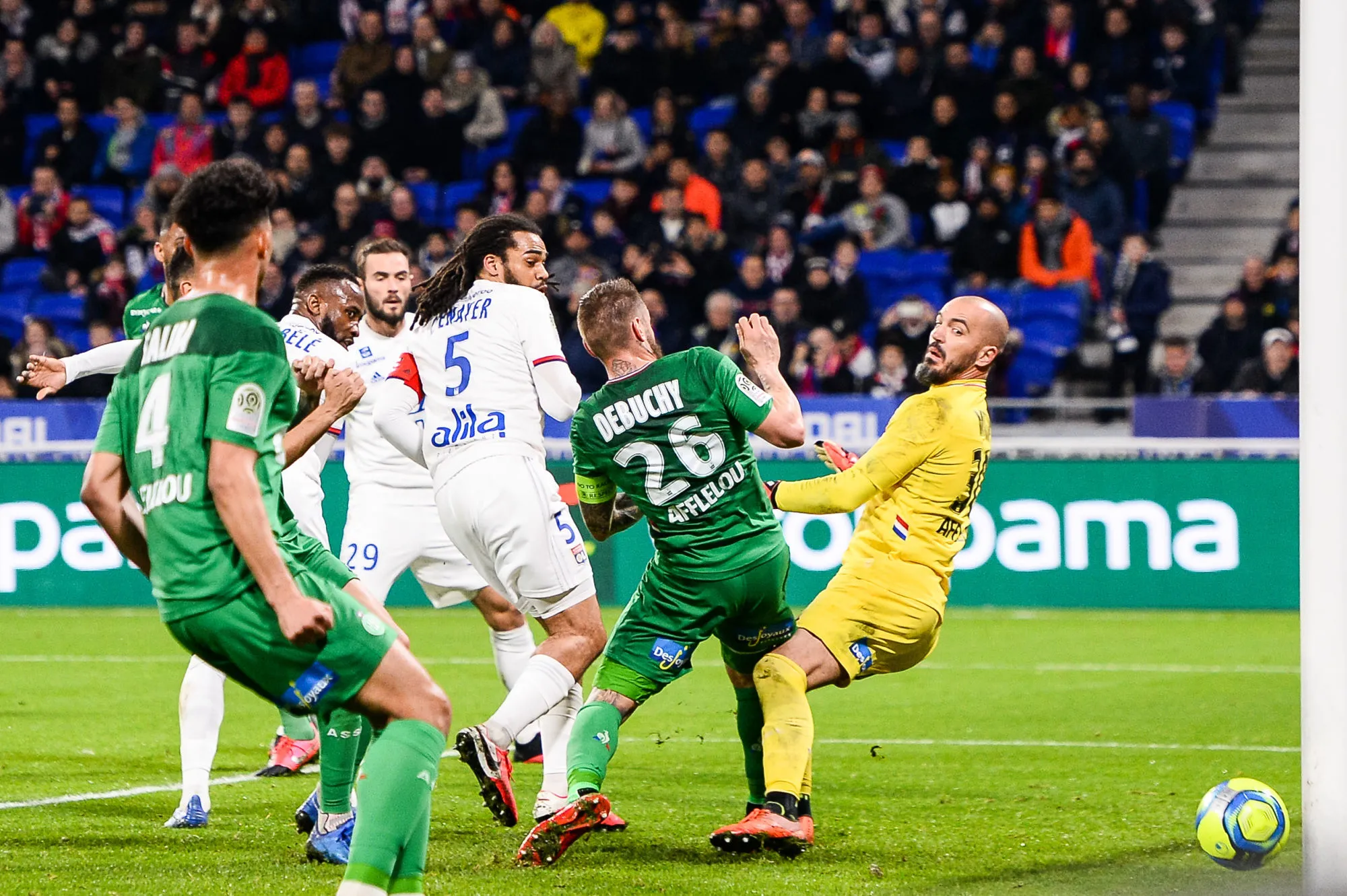 Les Verts, logiquement battu par l&rsquo;Olympique lyonnais, à terre&#8230; et en route pour la Ligue 2 ?