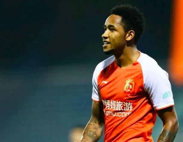 Rafael Silva : «<span style="font-size:50%">&nbsp;</span>Je devais prolonger à Wuhan, mais avec ce qui se passe…<span style="font-size:50%">&nbsp;</span>»