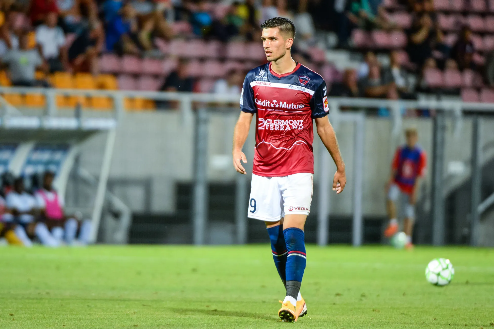 Pronostic Clermont Paris FC : Analyse, prono et cotes du match de Ligue 2