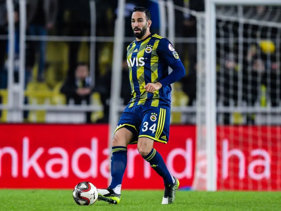 Adil Rami résilie son contrat avec Fenerbahçe