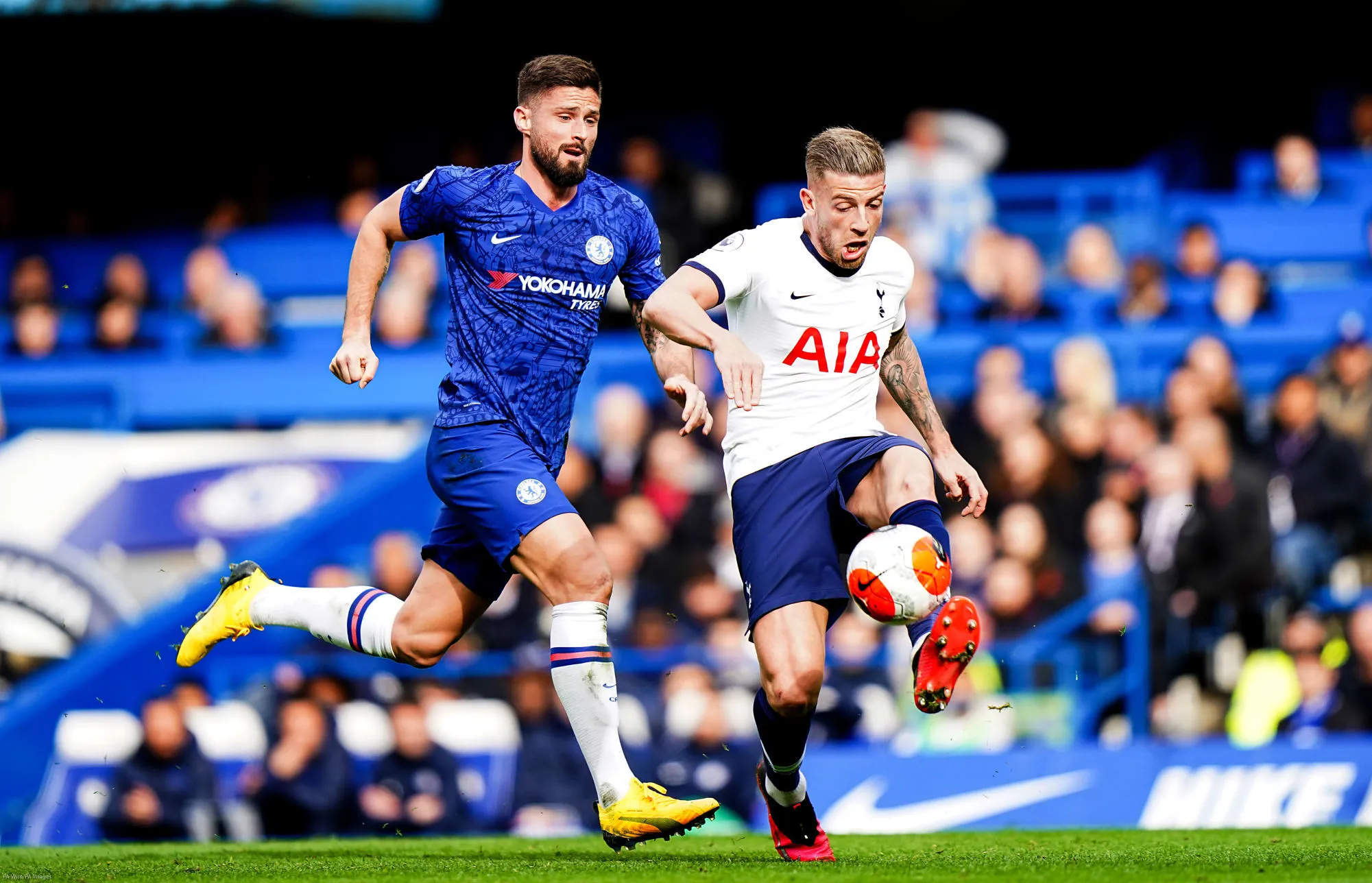 Giroud et Chelsea plient Tottenham