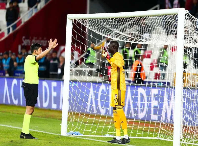 Mamadou Samassa : « Je suis en train de lire l'autobiographie de Didier Drogba »