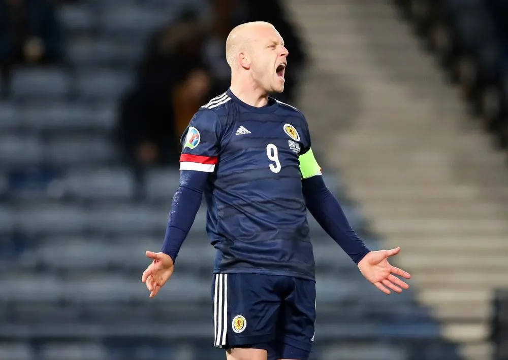 Steven Naismith baisse son salaire de moitié pour aider son club