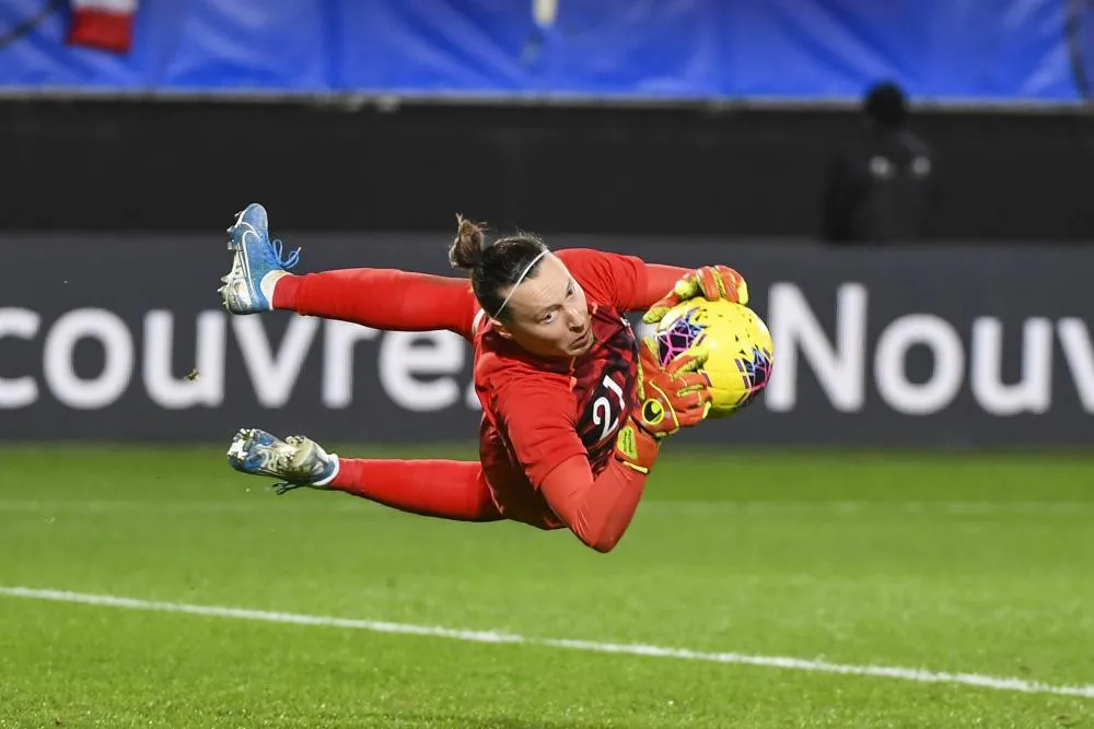 Pauline Peyraud-Magnin : «<span style="font-size:50%">&nbsp;</span>J&rsquo;essaye d&rsquo;éviter ma colocataire pour ne pas la contaminer<span style="font-size:50%">&nbsp;</span>»