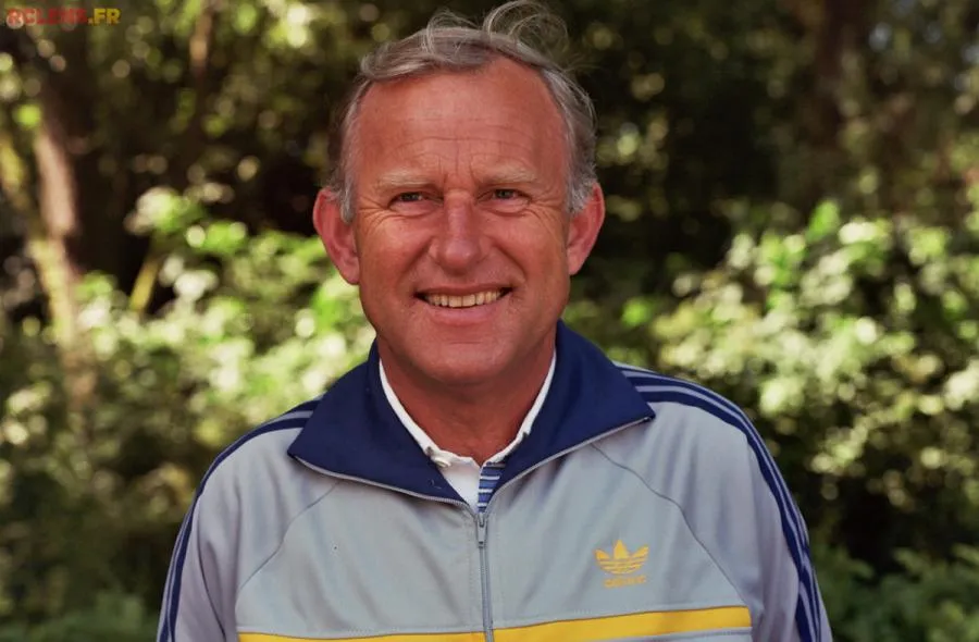 Lens pleure Arnold Sowinski