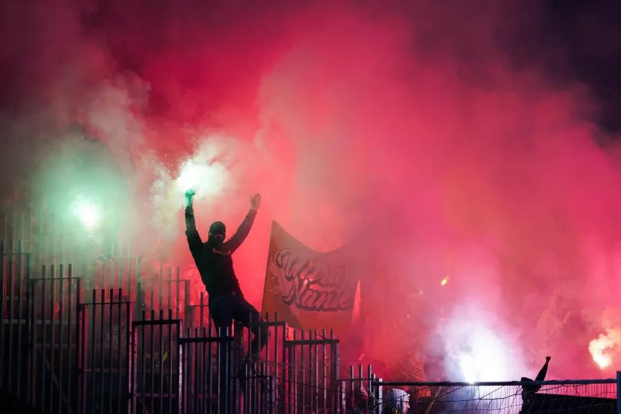 Douze supporters nantais en garde à vue