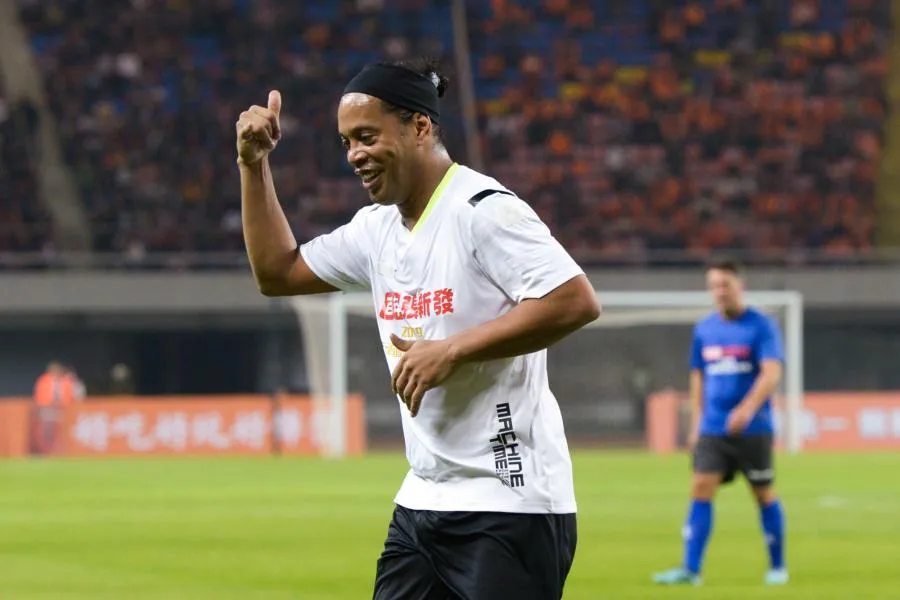 En prison, les détenus se battent pour avoir Ronaldinho dans leur équipe