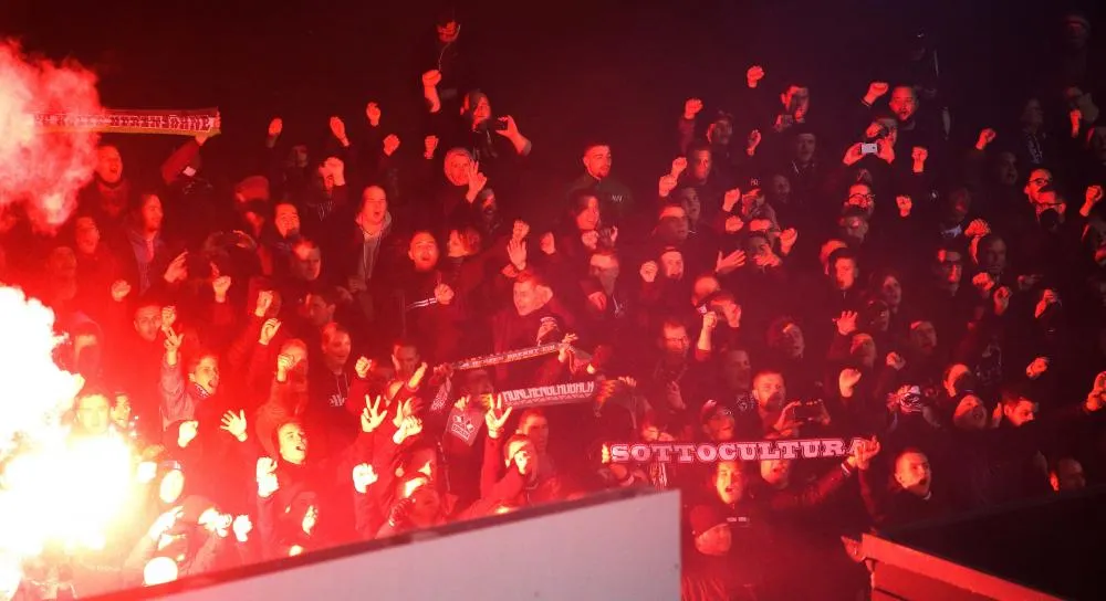 Partout en Europe, les ultras affichent leur soutien à ceux qui luttent contre le Covid-19