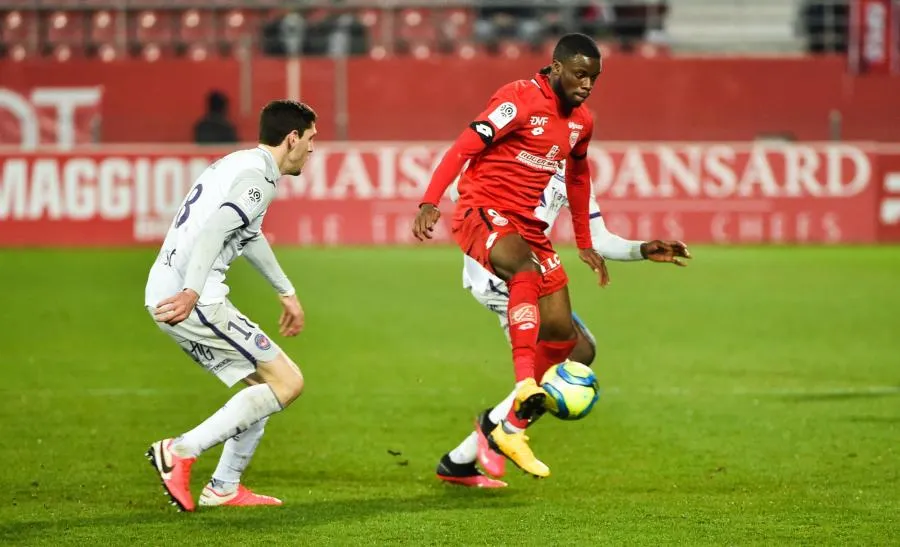 Les joueurs de Ligue 1 majoritairement contre une reprise en juin selon l&rsquo;UNFP