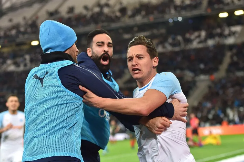 L&rsquo;échange plein d&rsquo;humour entre Thauvin et Rami sur la situation de leur championnat