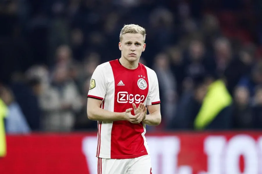Van de Beek pour remplacer Pogba à MU ?
