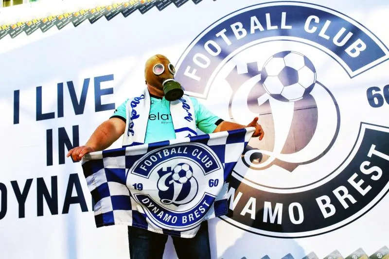 Le Dynamo Brest et ses mannequins en tribunes