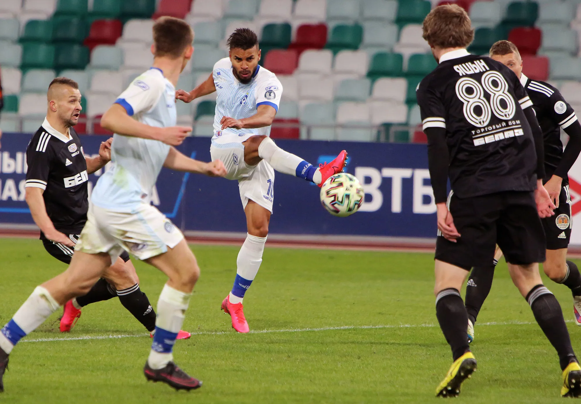 Pronostic Gorodeya Dinamo Minsk : Analyse, prono et cotes du match de Vysshaya Liga Belarus