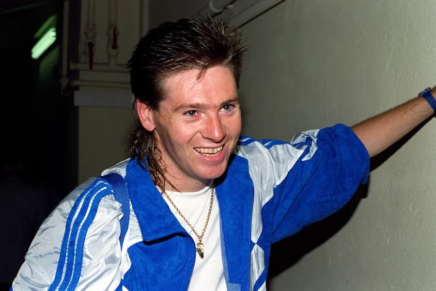 Chris Waddle ressort le mulet
