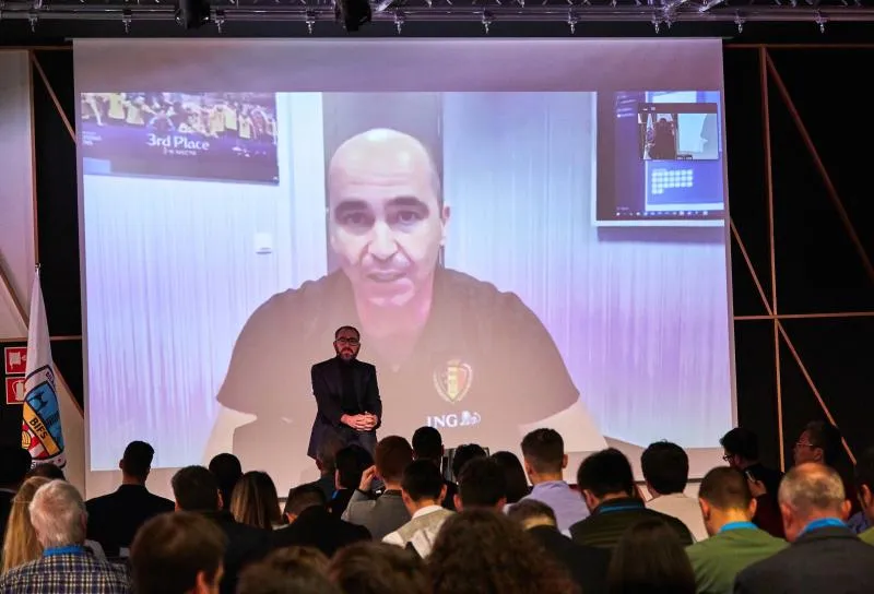 Roberto Martínez poursuit officiellement son odyssée belge