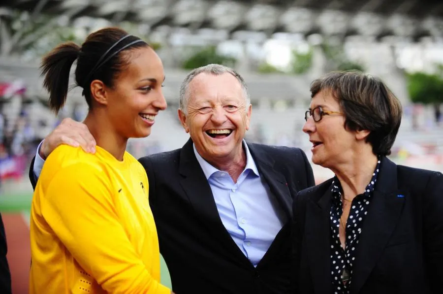 Aulas veut prolonger Bouhaddi