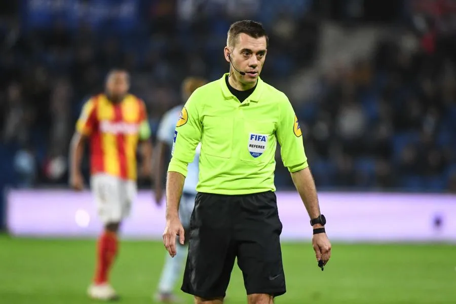 Clément Turpin désigné meilleur arbitre pour la saison 2019-2020