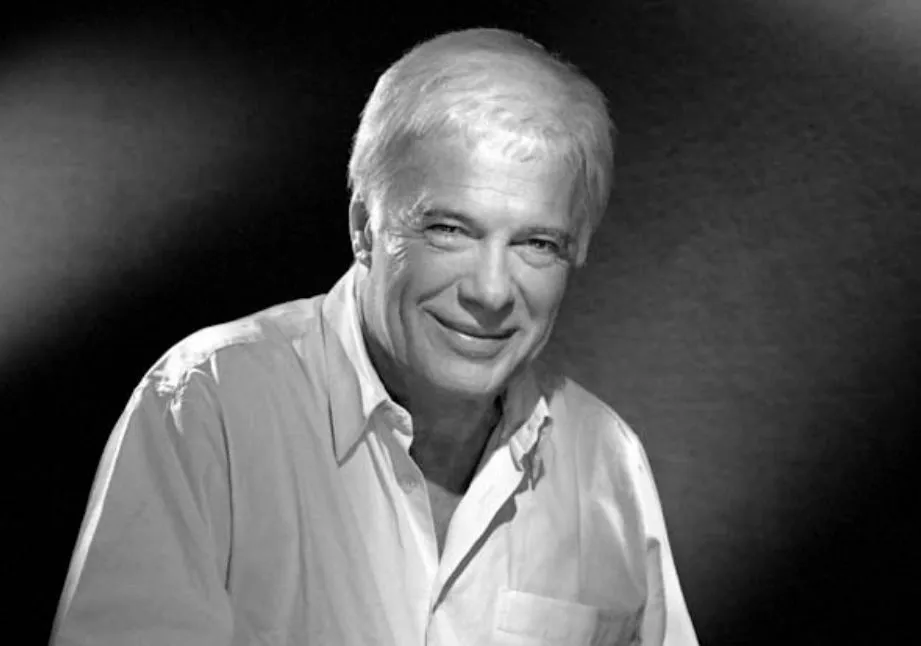 Quand Guy Bedos dégainait son carton rose