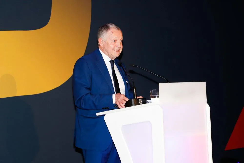 Aulas ne lâche pas la LFP sur la question de la reprise