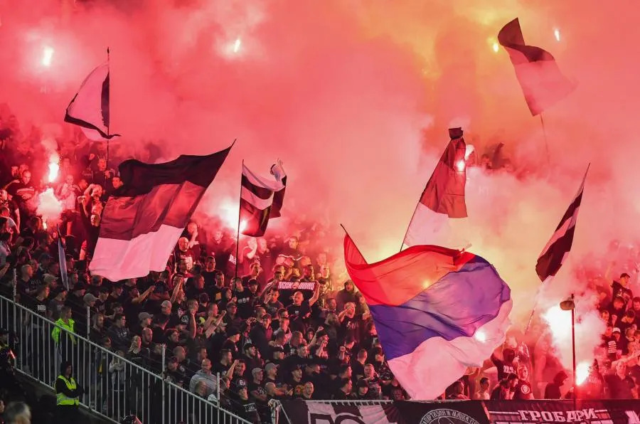 Le Partizan remporte le derby de Belgrade dans une ambiance folle