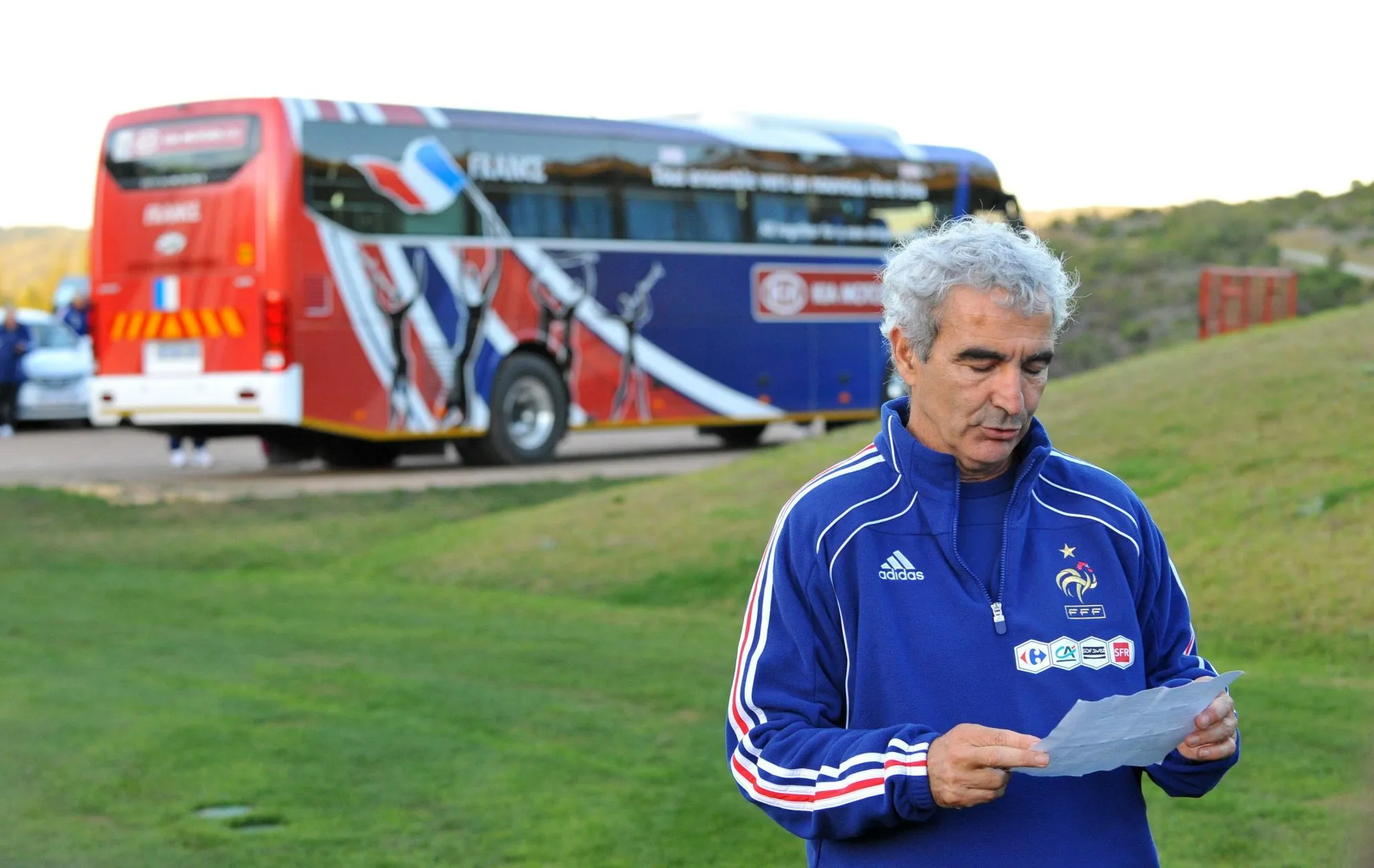 Raymond Domenech se sent «<span style="font-size:50%">&nbsp;</span>responsable, mais pas coupable<span style="font-size:50%">&nbsp;</span>» du fiasco de Knysna