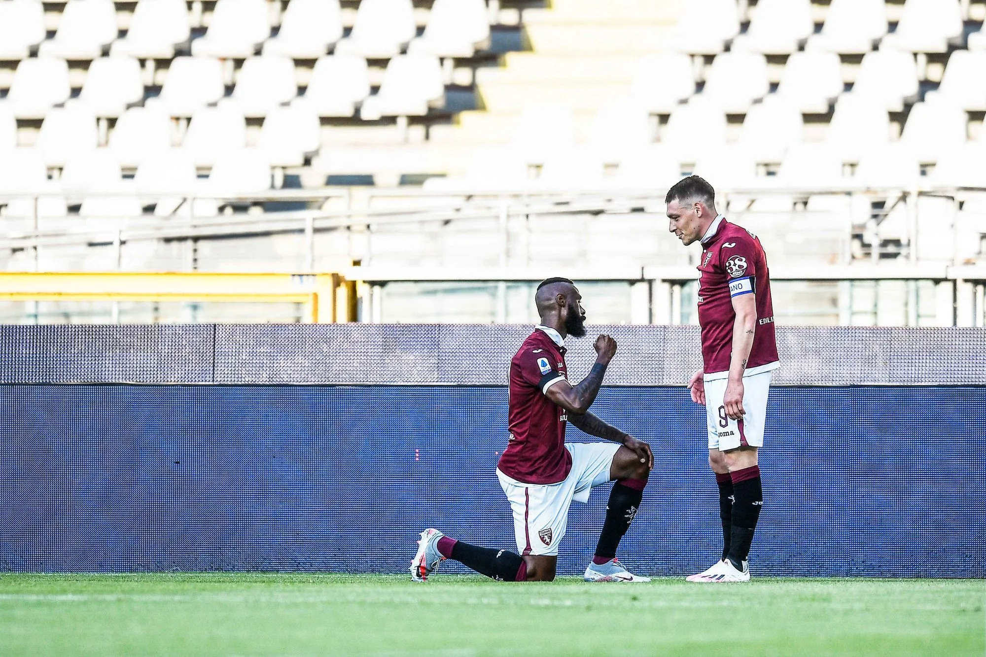 Un genou à terre lors des finales de coupes en France en hommage à Georges Flyod ?