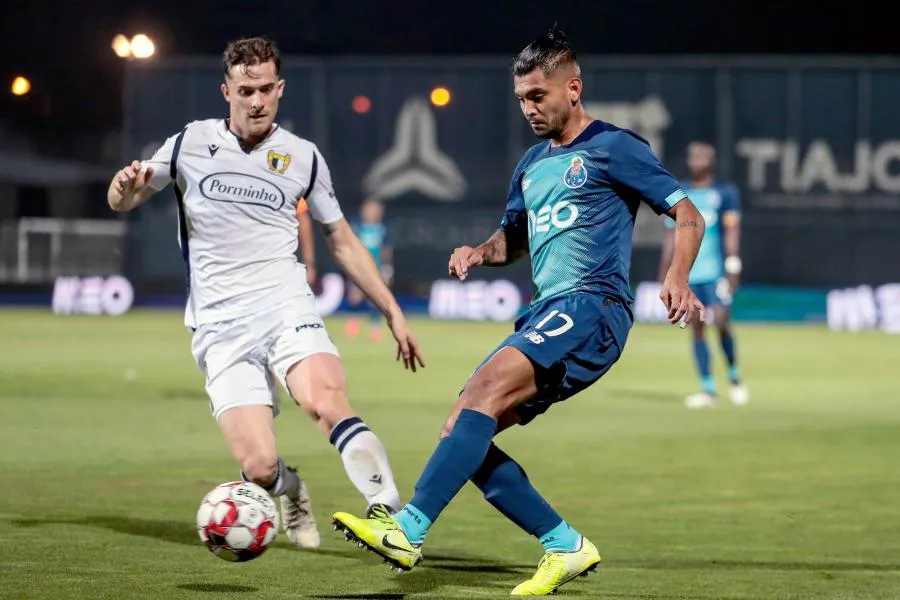 Les maillots du FC Porto floqués en hommage aux soignants