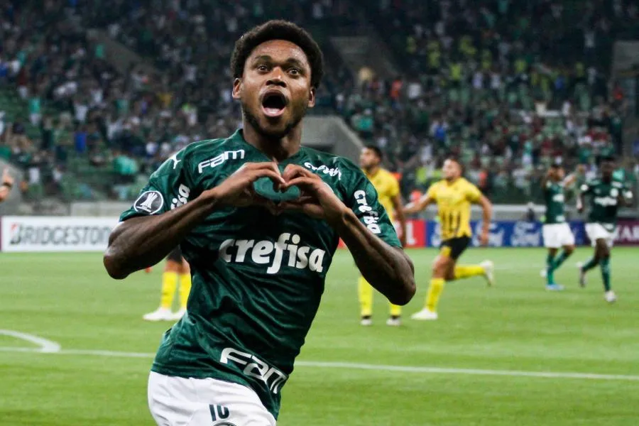 La femme de Luiz Adriano raconte son quotidien d&rsquo;épouse «<span style="font-size:50%">&nbsp;</span>d&rsquo;un homme noir<span style="font-size:50%">&nbsp;</span>»