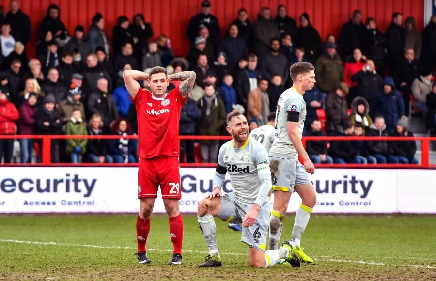 À 29 ans, un joueur nord-irlandais se reconvertit en maçon