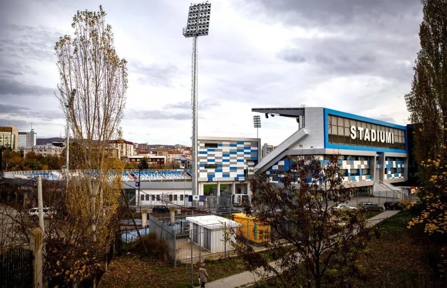Au Kosovo, Fadil Vokrri aura sa statue devant son stade