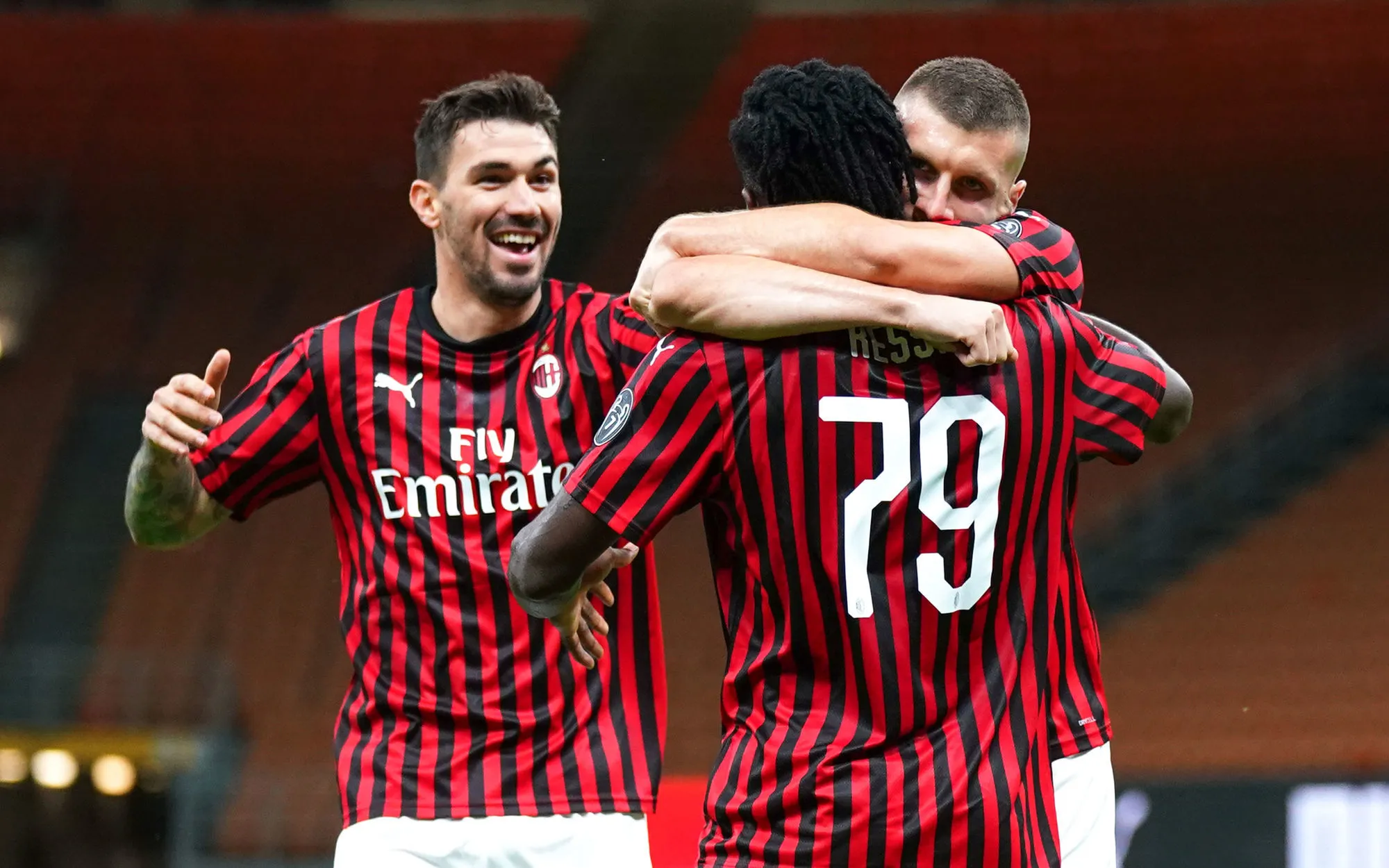 Milan retourne la Juve et entretient le maigre suspense
