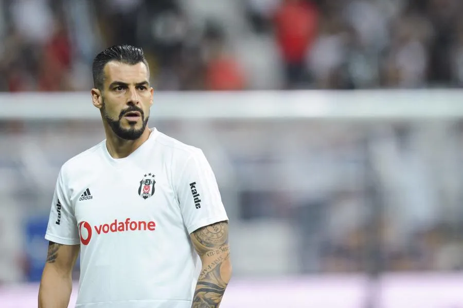 Cadix fête son retour en Liga en officialisant l'arrivée de Negredo