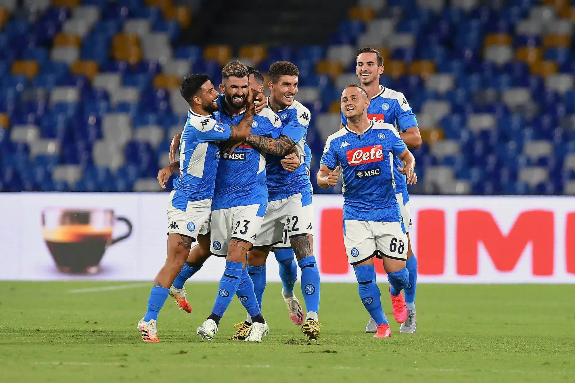 Naples gagne miraculeusement contre Sassuolo