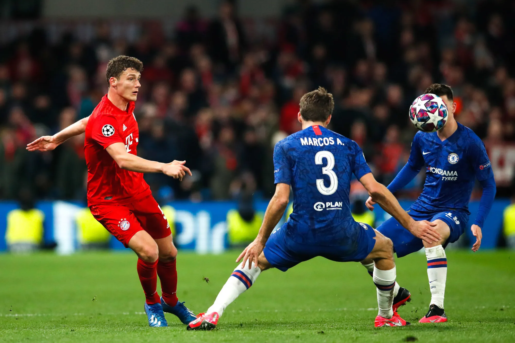 Benjamin Pavard se blesse à l’entraînement et inquiète pour la C1