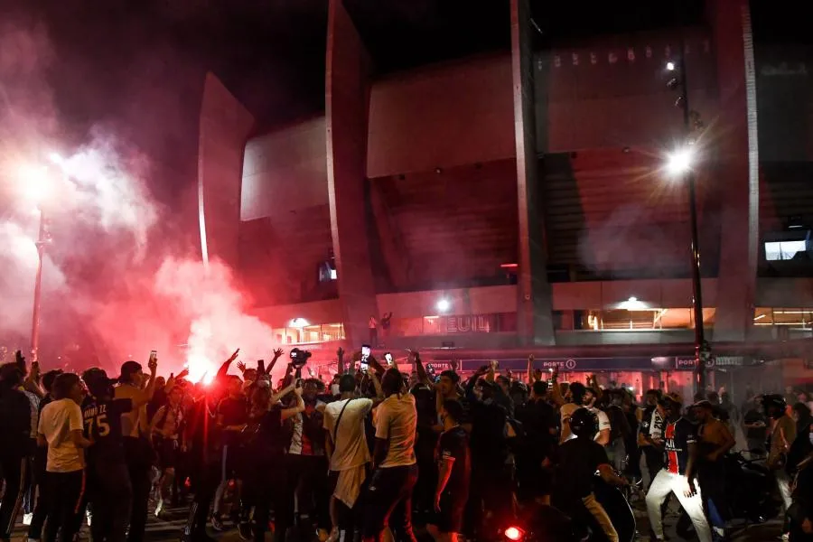 La fête des supporters parisiens après la qualification en finale