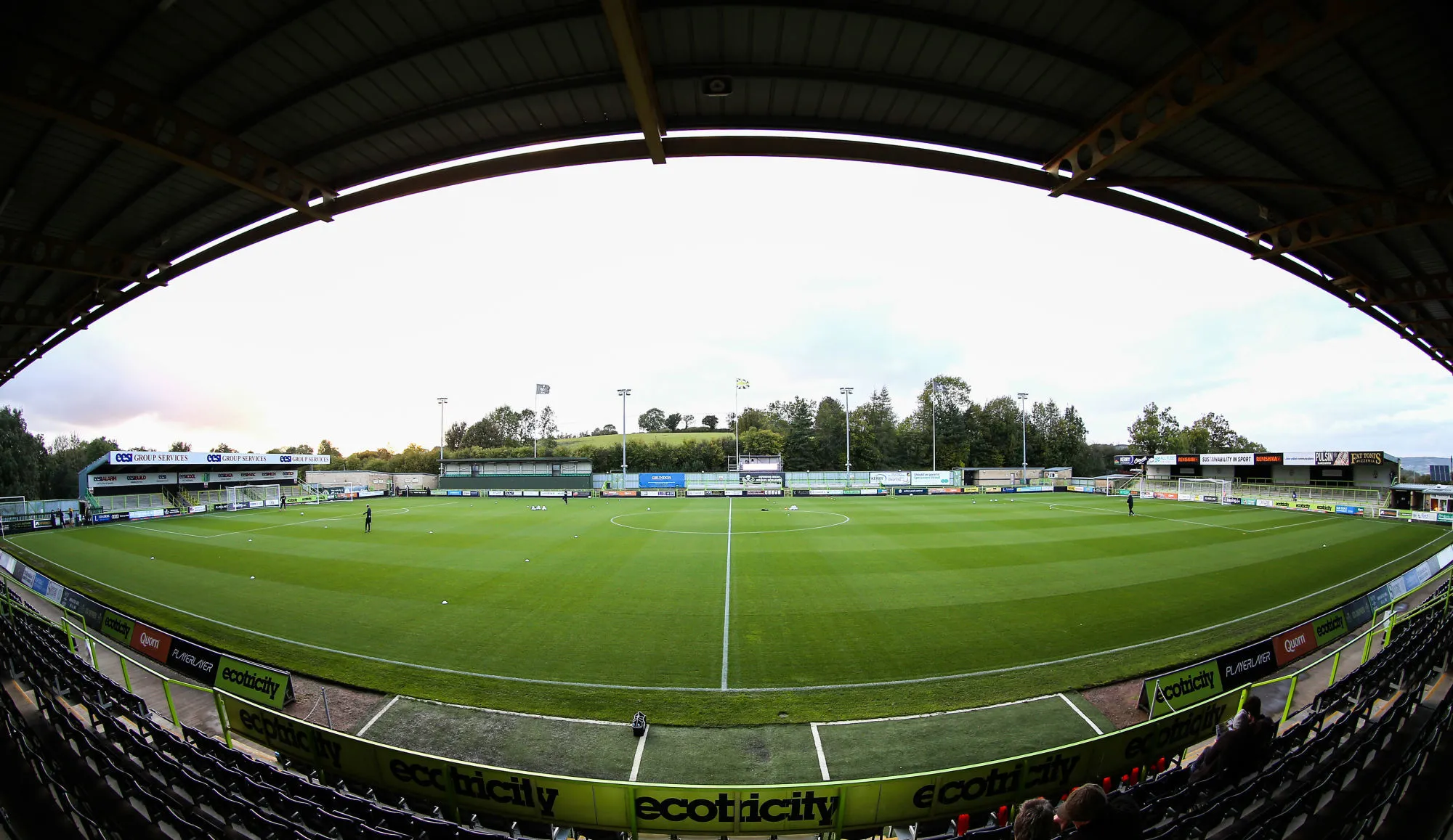 Un stade en bois pour le FC Forest Green Rovers