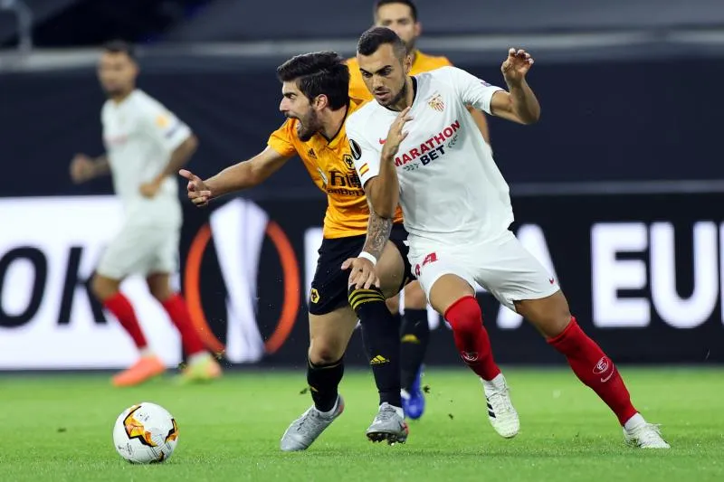 Séville maîtrise les <i>Wolves</i> sur le fil