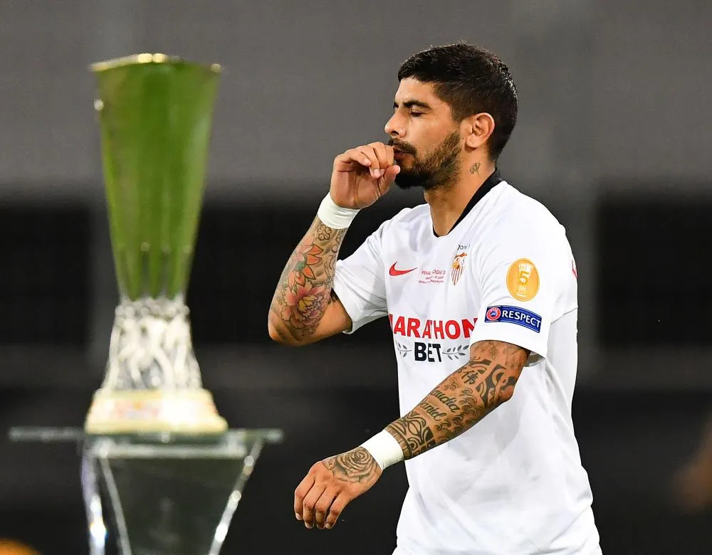 Comme prévu, Banega s'engage libre à Al-Shabab