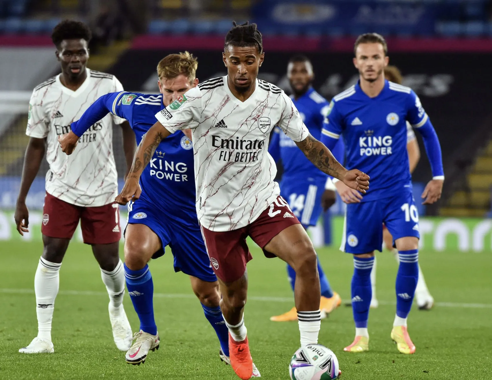 Arsenal piège Leicester, Chelsea s&rsquo;amuse face à Barnsley