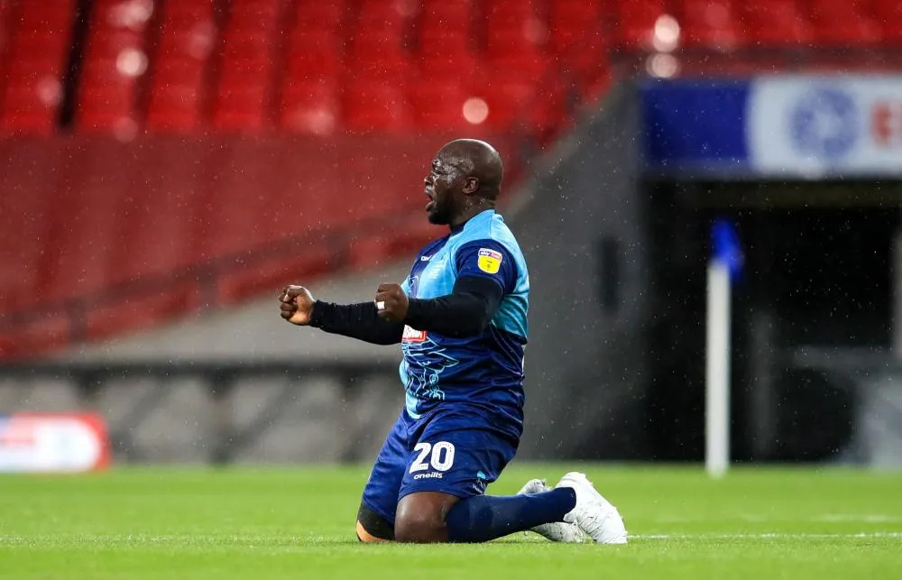 Traité de «<span style="font-size:50%">&nbsp;</span>buffle<span style="font-size:50%">&nbsp;</span>», Akinfenwa regrette que la fédération l’ait «<span style="font-size:50%">&nbsp;</span>laissé tomber<span style="font-size:50%">&nbsp;</span>»