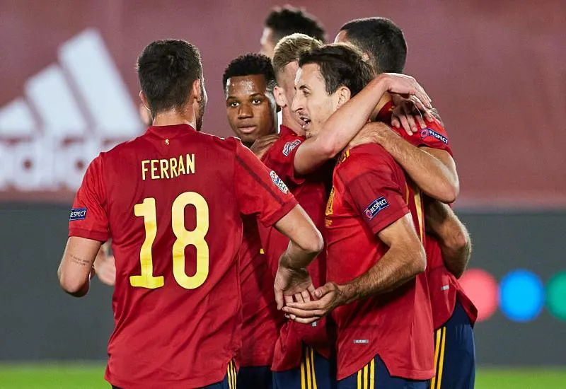 L’Espagne domine la Suisse et prend ses distances
