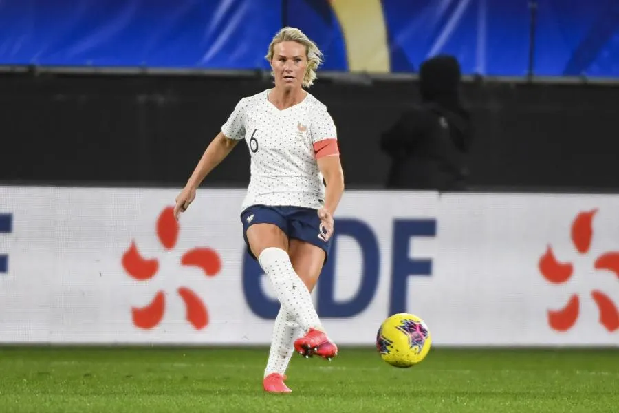 Amandine Henry «<span style="font-size:50%">&nbsp;</span>très surprise et choquée<span style="font-size:50%">&nbsp;</span>» par sa non-sélection