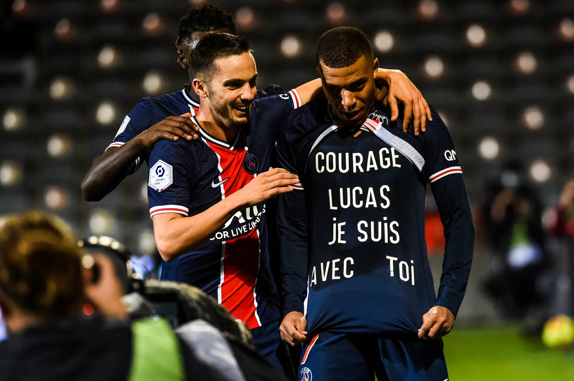 Le Paris Saint-Germain redevient leader grâce à sa victoire sur Nîmes