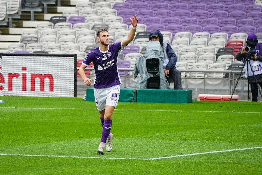 Toulouse souffle Auxerre et gagne son premier match depuis onze mois