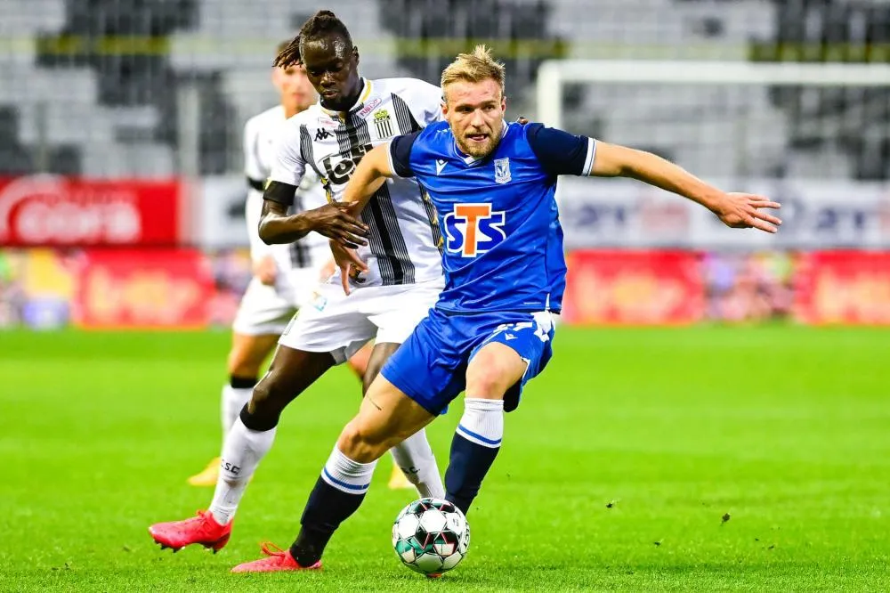 Puchacz affiche son soutien aux partisans de l&rsquo;avortement en Pologne