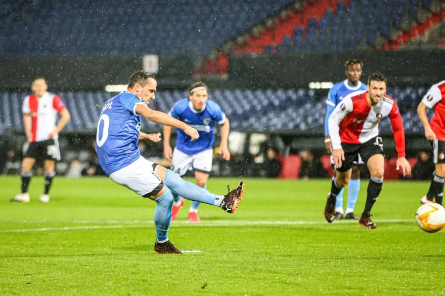 Feyenoord, première équipe à domicile à encaisser trois penaltys en Coupe d'Europe