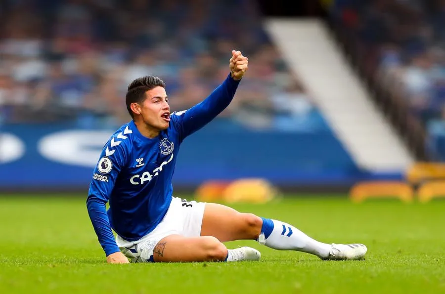 Une star du porno réagit à la blessure au testicule de James Rodríguez